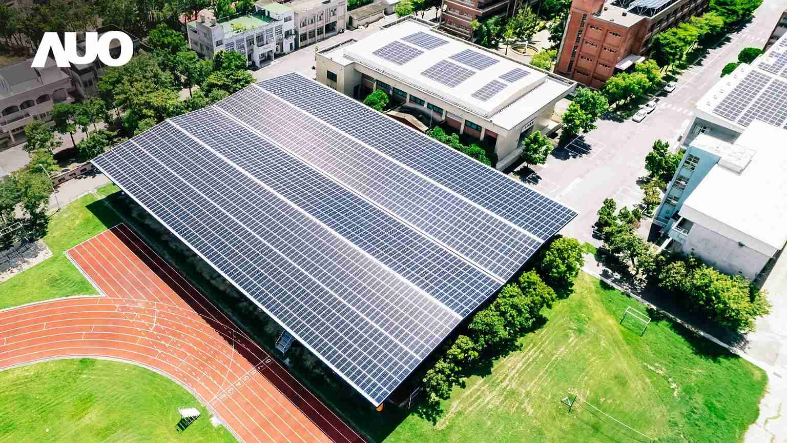 MG电玩SunSteel光电整合型浪板具备快速安装、、、轻量化优势,,,,可提升15%发电效能,,,,通过国际IEC与台湾VPC认证安全、、、、防漏、、、耐候标准